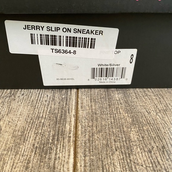 Boutique by Corkys Jerry slip on - Picture 6 of 6